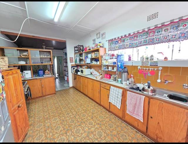 3 BEDROOM PROPERTY TO RENT IN GOLF PARK